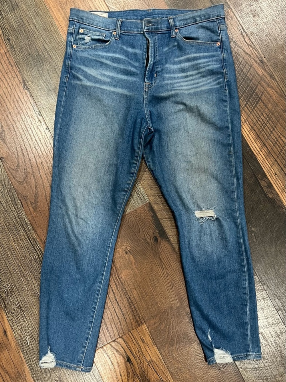 GAP True Skinny Ankle Jeans Sky High Distressed Size 33 / 16R